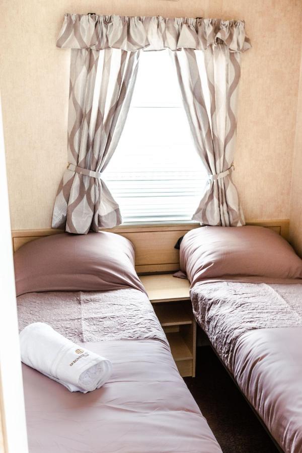 Kings Caravan - Family Groups Only - Very Quiet Park Villa Скегнес Екстериор снимка